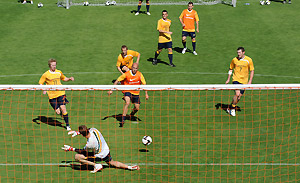 The Australian Socceroos during a training session at Ballymore. AAP Image/Dave Hunt