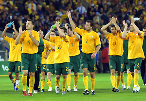 Australian Socceros applaud the crowd after their 1-0 win over Greece at the MCG in Melbourne, Thursday, May 25, 2006. This is Australia's first of three lead up games ahead of their World Cup competition which commences in Germany on June 12. AAP Image/Dave Hunt
