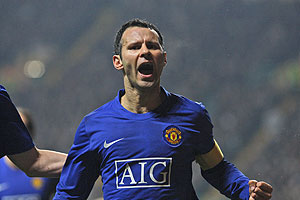 Manchester United's Ryan Giggs celebrates after scoring a late equaliser against Celtic. AP Photo/Jon Super