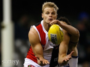 Nick Riewoldt of St Kilda marks the ball