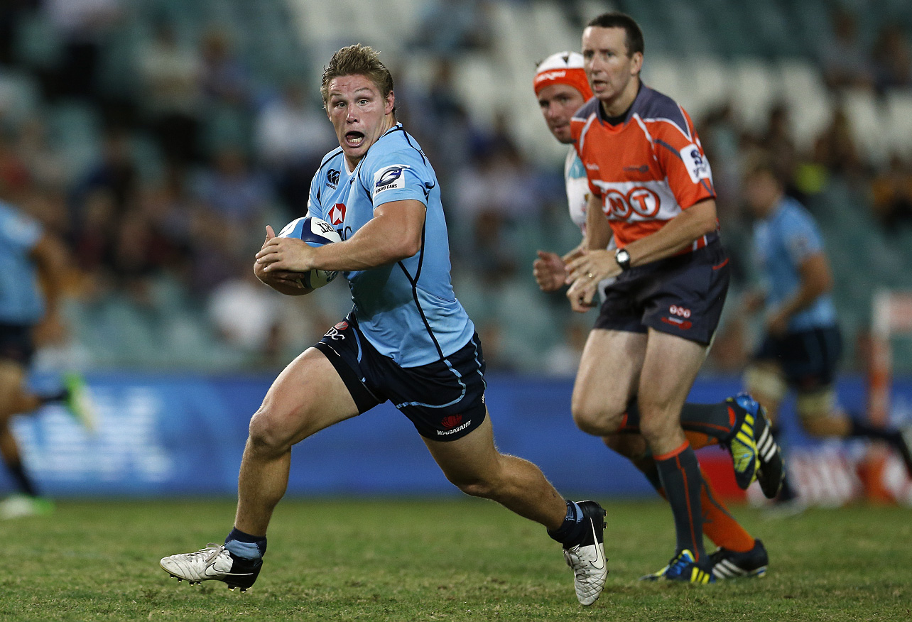 Michael Hooper of the NSW Waratahs finds some space. (Photo: Paul Barkley/LookPro)