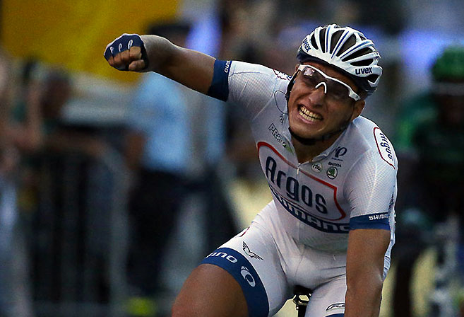 Argos-Shimano rider Marcel Kittel celebrates his win of the Champs-Elysees during Stage 21 of the 2013 Tour de France (Image: Sky).