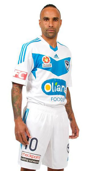 Melbourne Victory's 2013/14 away kit.