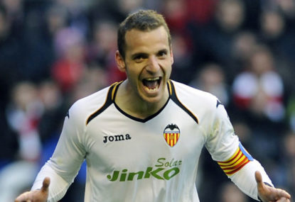 Craziness and savagery in Sevilla: Soldado scores on debut