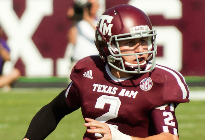 Johnny Manziel playing for Texas A&M (Source: Wikipedia Commons)