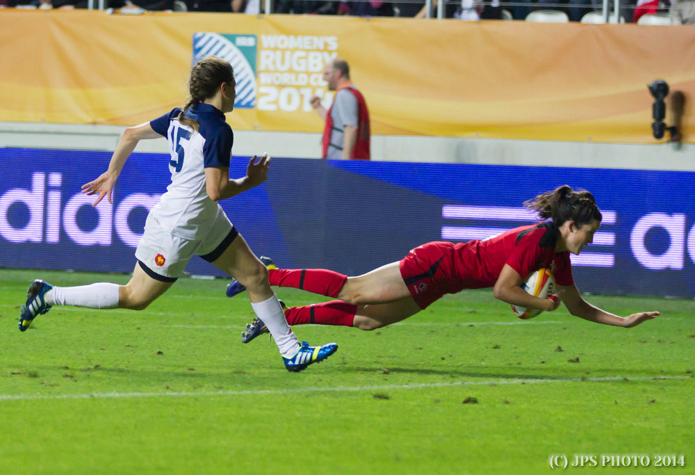 France fullback Christelle le Duff can't combat the Canadian team's try scoring prowess. Photo: JPS Photo 2014.