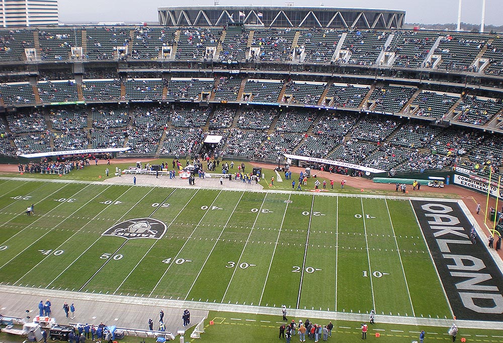 "Oakland Coliseum field from Mt. Davis" Licensed under CC BY-SA 3.0 via Wikimedia Commons -