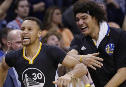Curry set to be sidelined for two weeks