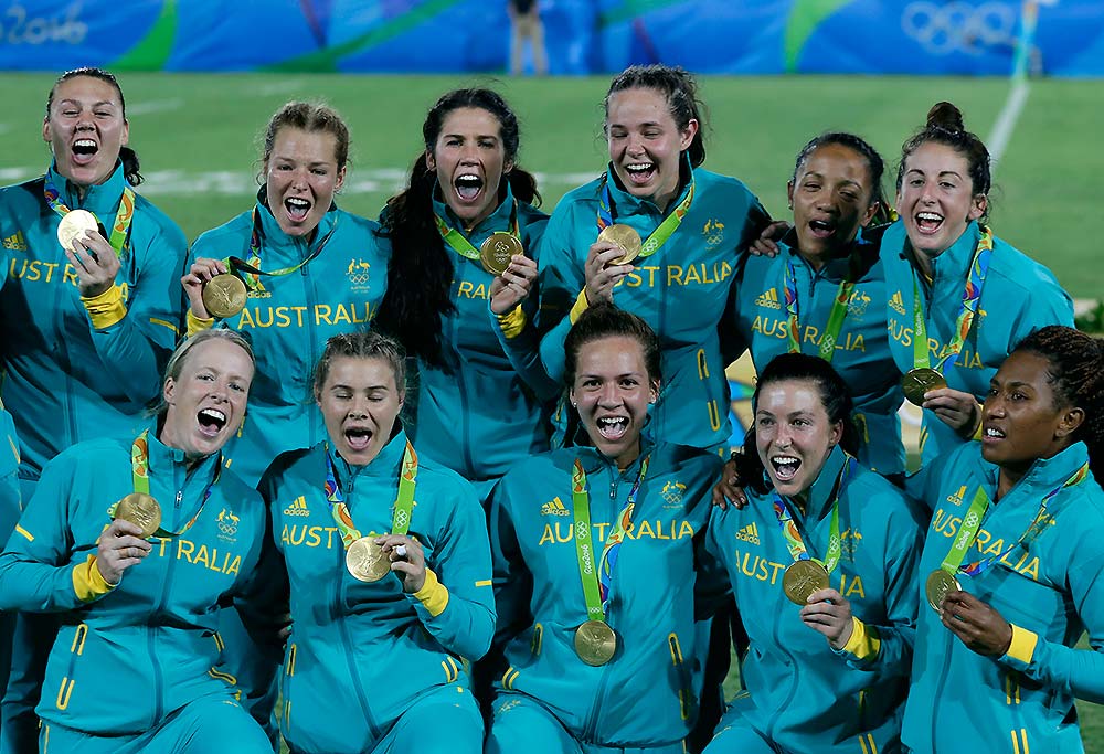 Australian women's rugby sevens team with their gold medals