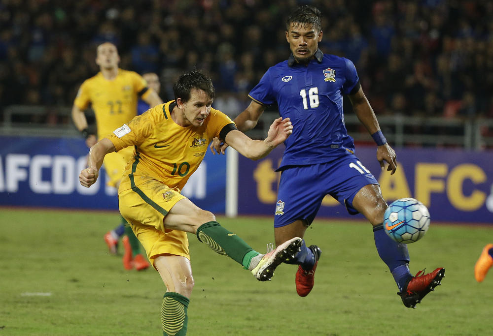 Robbie Kruse shoots for goal for the Socceroos against Thailand