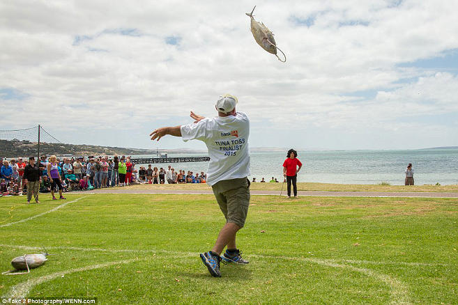 Tuna tossing. Image: Supplied