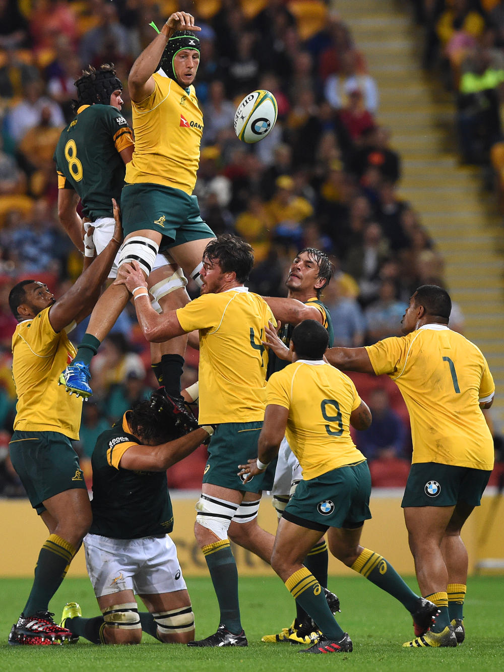 Adam Coleman wins a lineout for the Wallabies