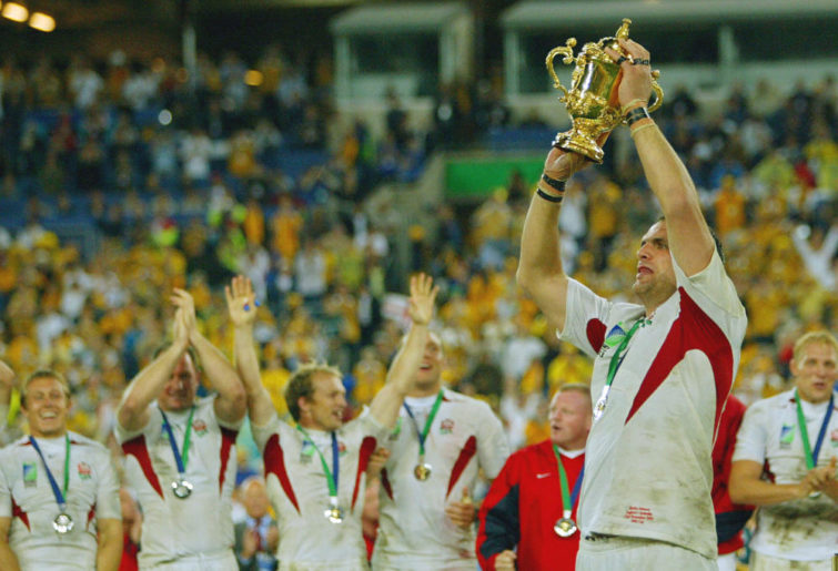 Martin Johnson holds World Cup trophy