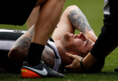 Howe shattered by knee injury