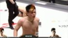19-year-old knocks down opponent with a move that hasn't been seen before