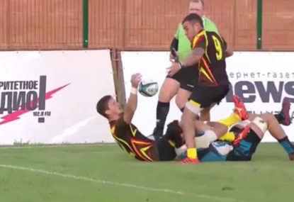Russian rugby player sets up try with brilliant play