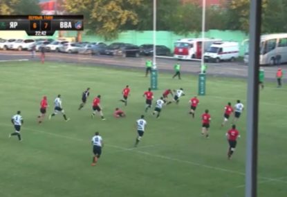 Swerving fullback glides past two tackles for special try