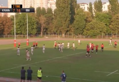 Russian rugby player splits defensive line like a knife through butter