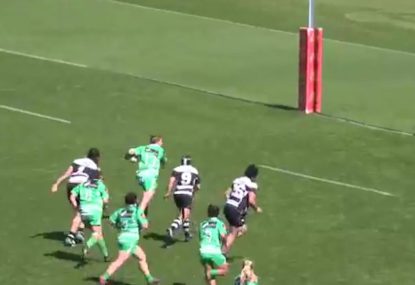 Two sensational offloads in a row creates ridiculous try