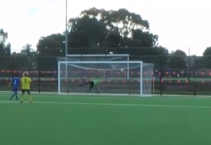 15-year-olds incredible Messi-esque juggling volley stuns football community