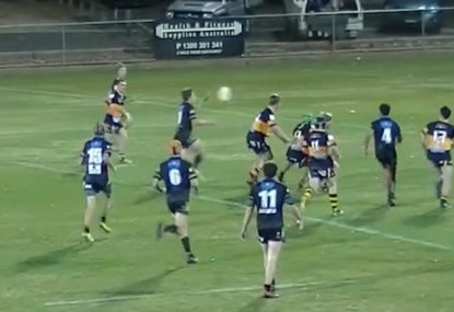 Lock's astonishing flick-pass offload puts his side away for cracking try