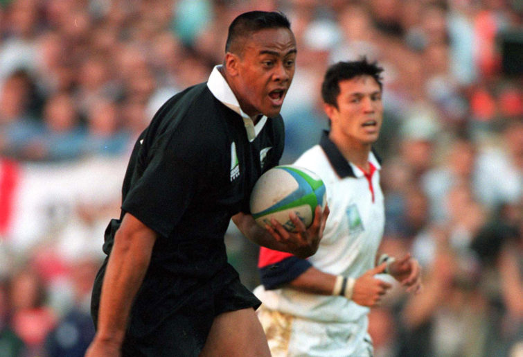 Rugby World Cup, England v New Zealand, Jonah Lomu of New Zealand heads towards the try line