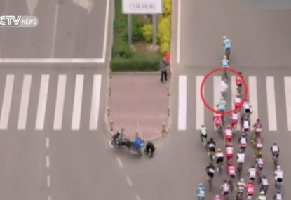 Pedestrian causes havoc at the end of cycling race