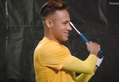 Barcelona star Neymar tries golf and fails horribly