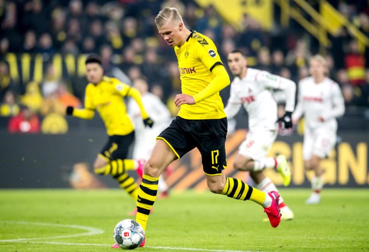 Borussia Dortmund's Erling Braut Haaland plays the ball