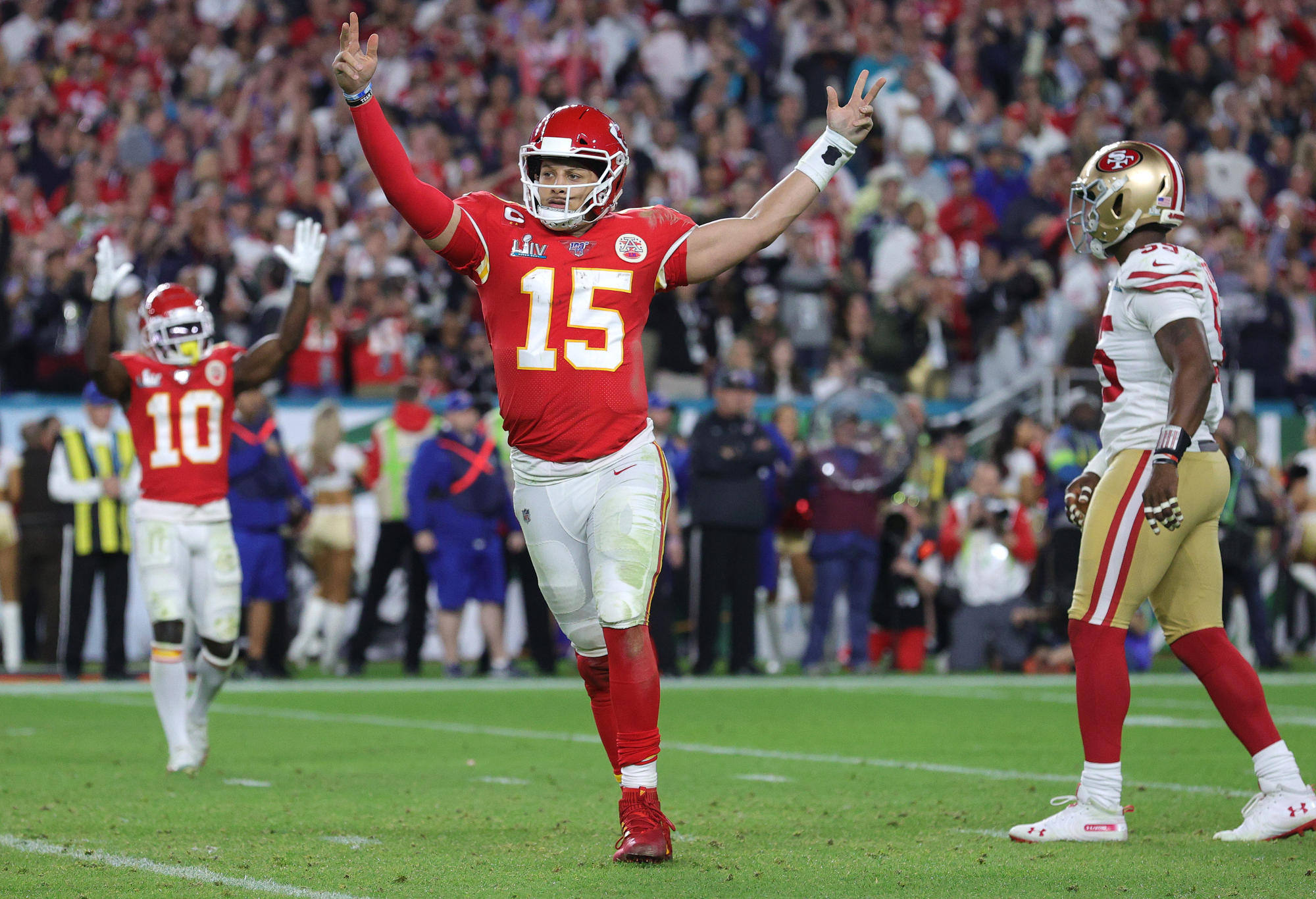 Patrick Mahomes #15 of the Kansas City Chiefs celebrates after throwing a touchdown pass