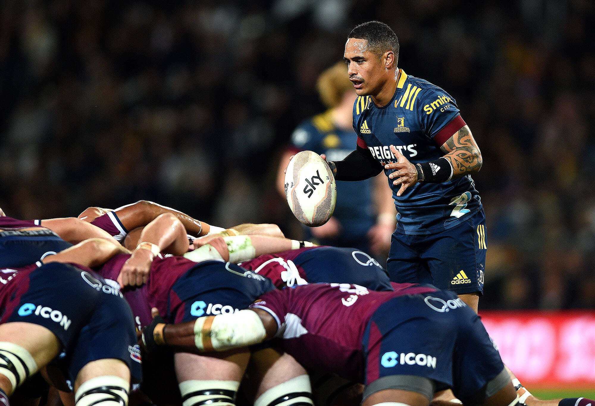 Aaron Smith of the Highlanders prepares to feed a scrum