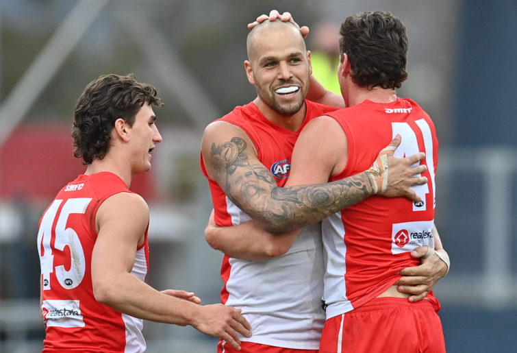 Lance Franklin of the Swans congratulations