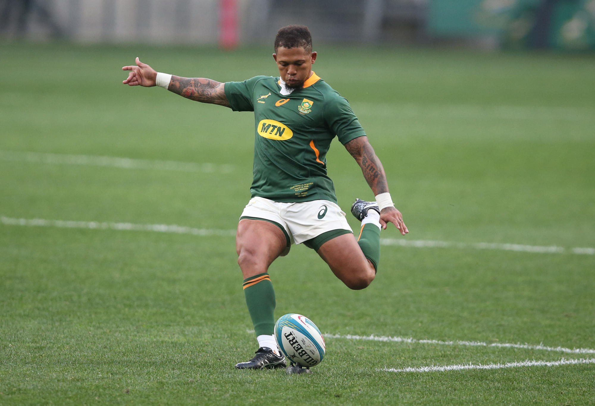 Elton Jantjies of South Africa takes a penalty kick