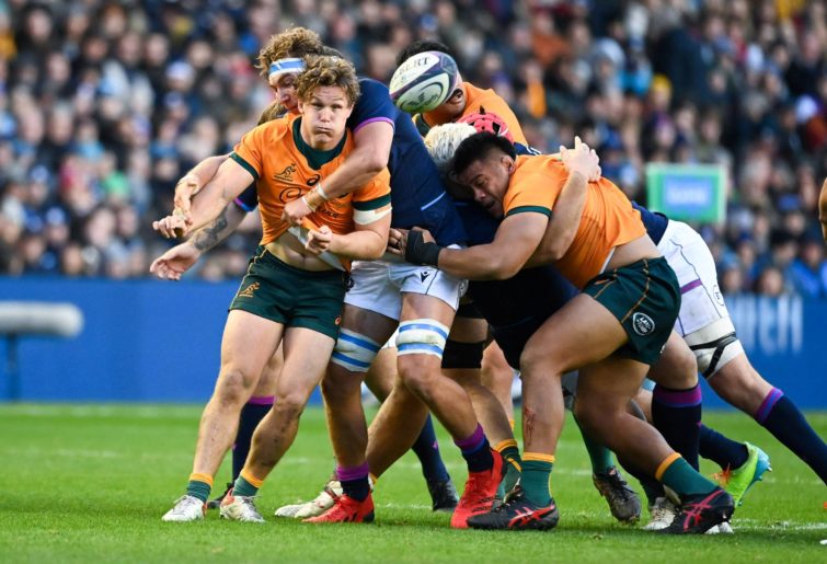 Australia's Michael Hooper (L) during the Autumn Nations Series match between Scotland and Australia at BT Murrayfield, on Novermber 07, 2021, in Edinburgh, Scotland. (Photo by Paul Devlin/SNS Group via Getty Images)