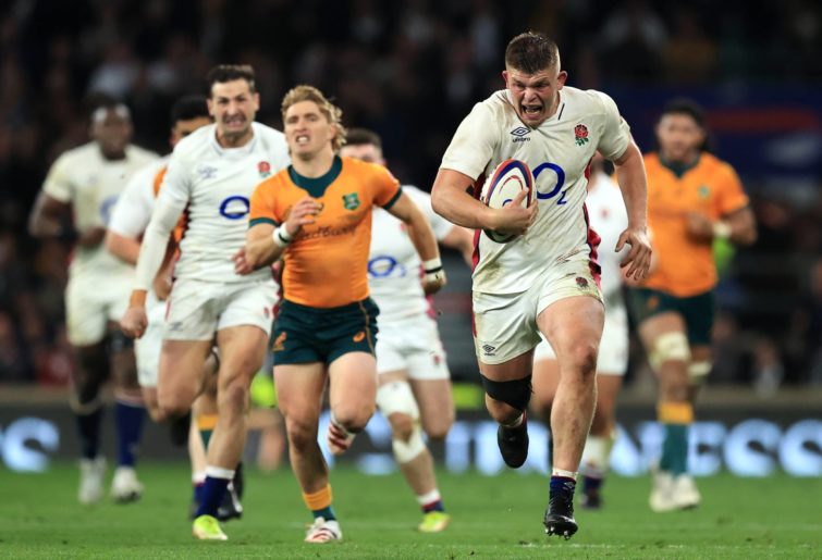 Jamie Blamire of England breaks away to score their side's second try during the Autumn Nations Series match between England and Australia at Twickenham Stadium on November 13, 2021 in London, England. (Photo by David Rogers/Getty Images)