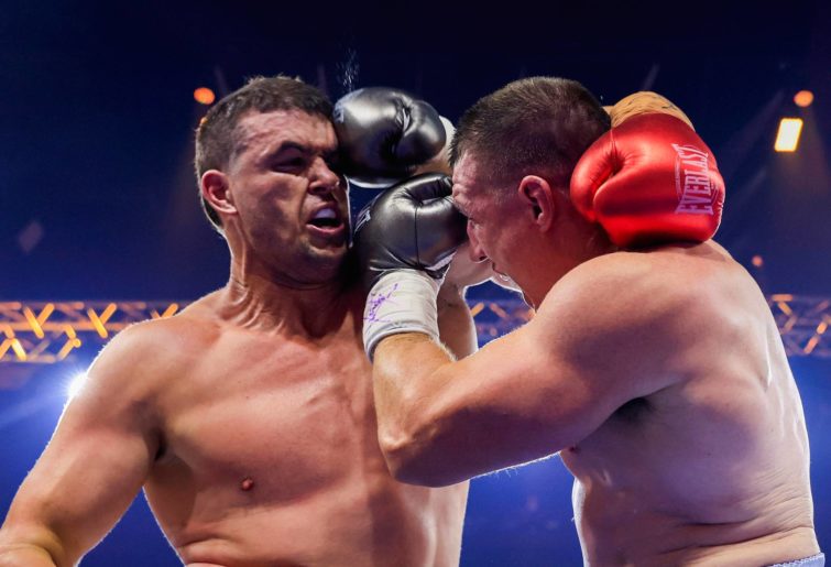 Paul Gallen (R) and Darcy Lussick fight during their Footy Fight Night Christmas Bash heavyweight bout at The Star on December 22, 2021 in Sydney, Australia. (Photo by Mark Evans/Getty Images)