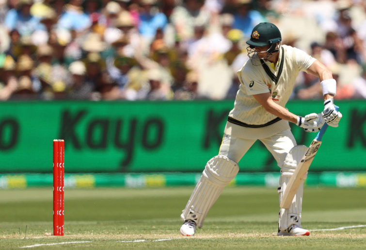 Steve Smith is bowled by James Anderson.