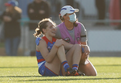 Bulldogs expecting the worst for star after knee injury