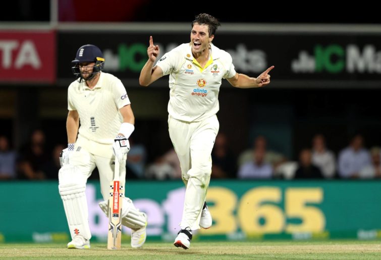Pat Cummins from Australia celebrates Ollie Pope from England's wicket during day three of the fifth Test of the Ashes series between Australia and England at Blundstone Arena on 16 January 2022 in Hobart, Australia.  (Photo by Robert Cianflone ​​/ Getty Images)