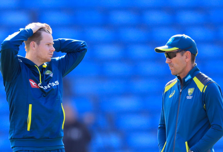 Justin Langer and Steve Smith chat during the 2019 Ashes.