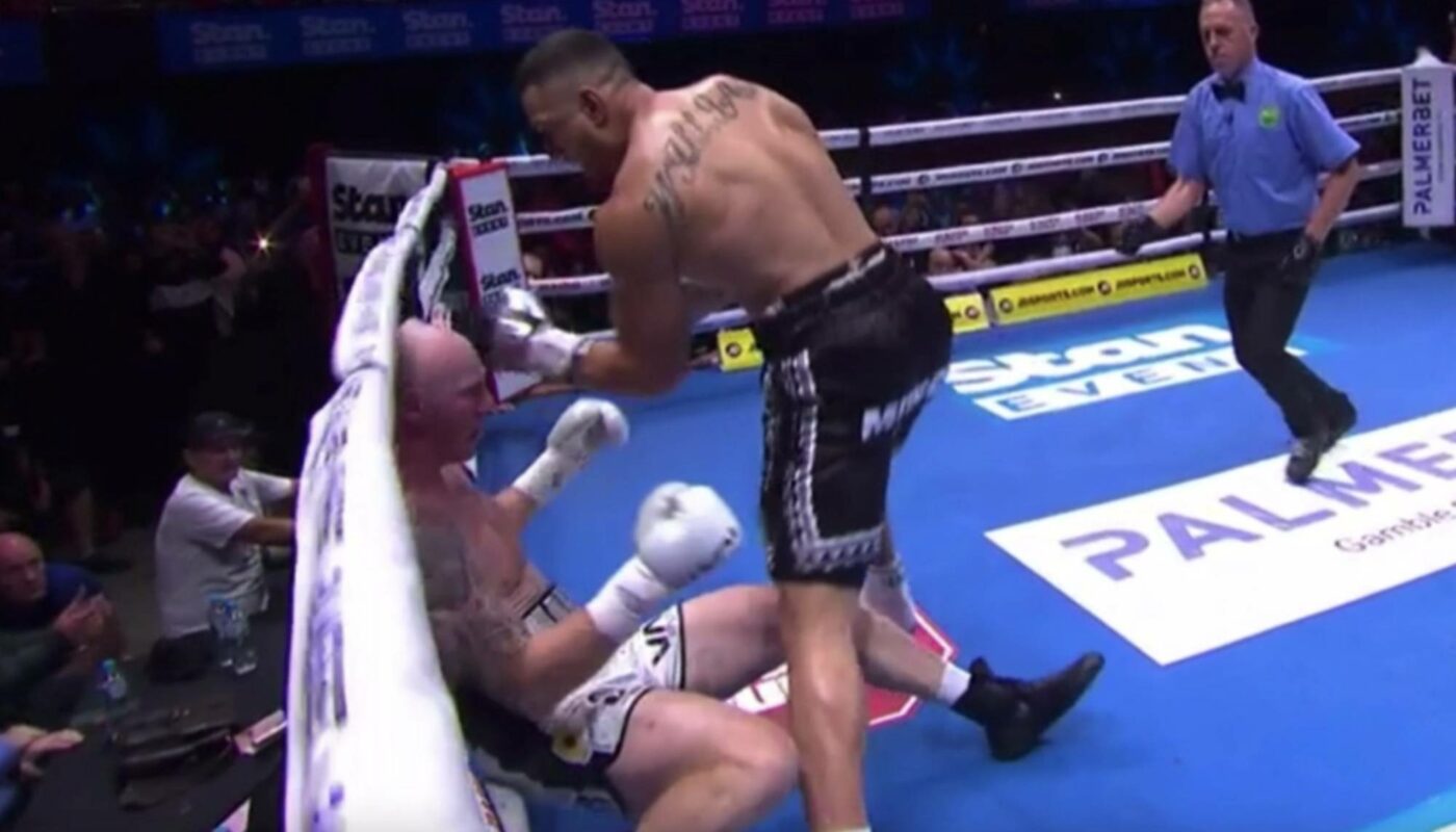 Sonny Bill Williams beats Barry Hall in a knockout