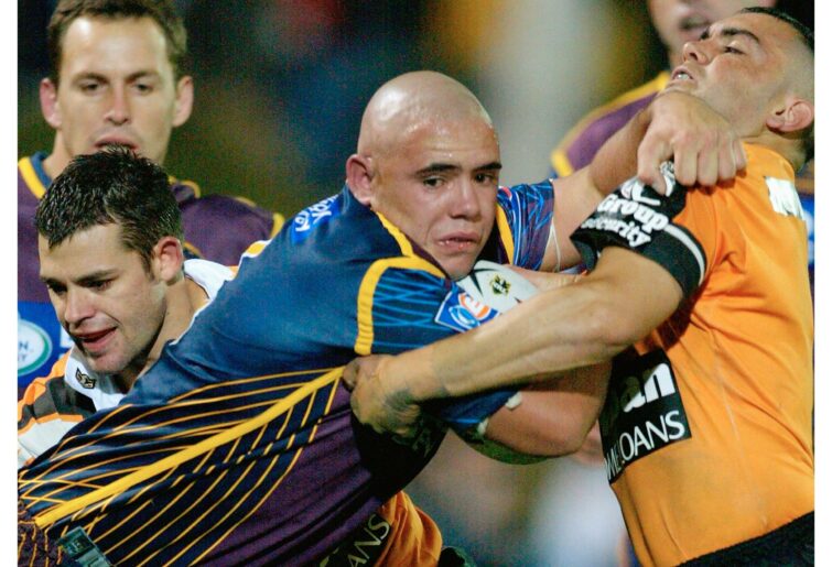 SYDNEY - MAY 31: Corey Parker #8 of the Broncos in action during the NRL round 12 game between the Wests Tigers and the Brisbane Broncos held at Campbelltown Stadium, in Sydney, Australia on May 31st, 2002. (Photo: Daniel Berehulak/Getty Images)