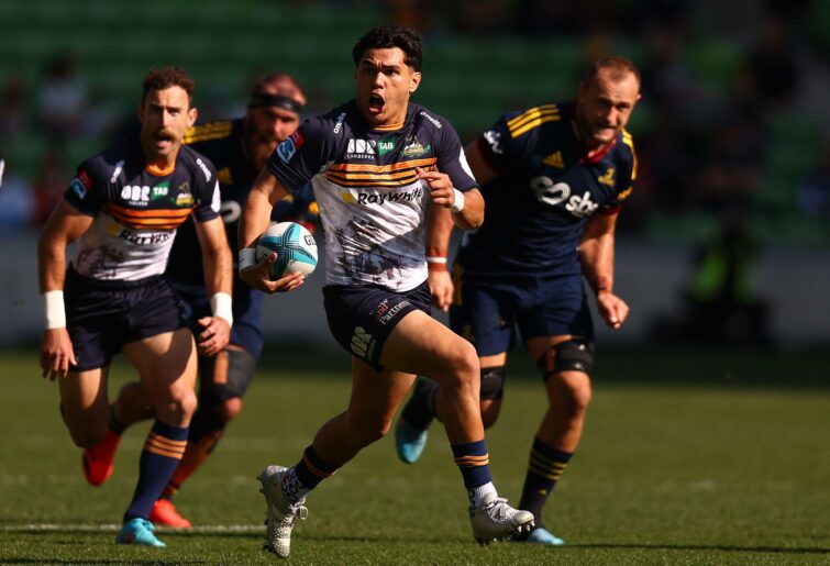 Noah Lolesio of the Brumbies runs with the ball during the round 10 Super Rugby Pacific match between the Highlanders and the ACT Brumbies at AAMI Park on April 24, 2022 in Melbourne, Australia. (Photo by Graham Denholm/Getty Images)