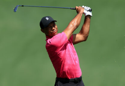 Augusta roars for Tiger but Smith grabs Masters clubhouse lead