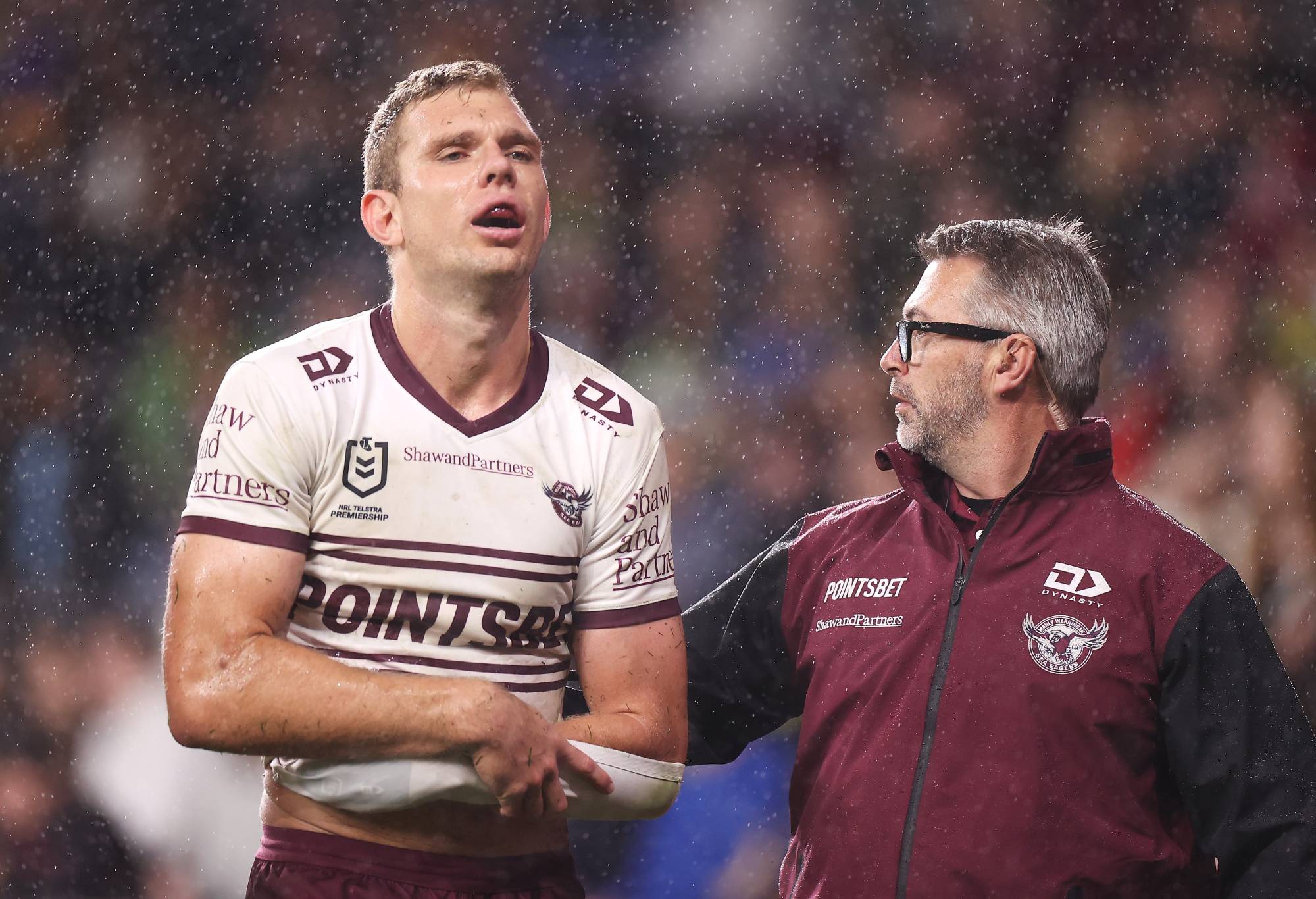 SYDNEY, AUSTRALIA - MAY 20: Tom Trbojevic of the Sea Eagles leaves the field with an injury during the round 11 NRL match between the Parramatta Eels and the Manly Sea Eagles at CommBank Stadium, on May 20, 2022, in Sydney, Australia. (Photo by Mark Kolbe/Getty Images)