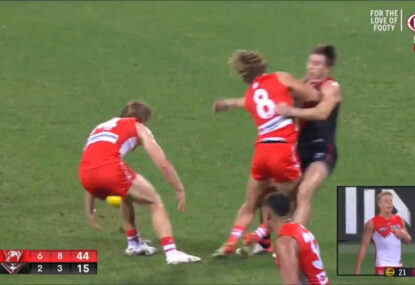 Trouble for Swan after high bump that floored Zach Merrett