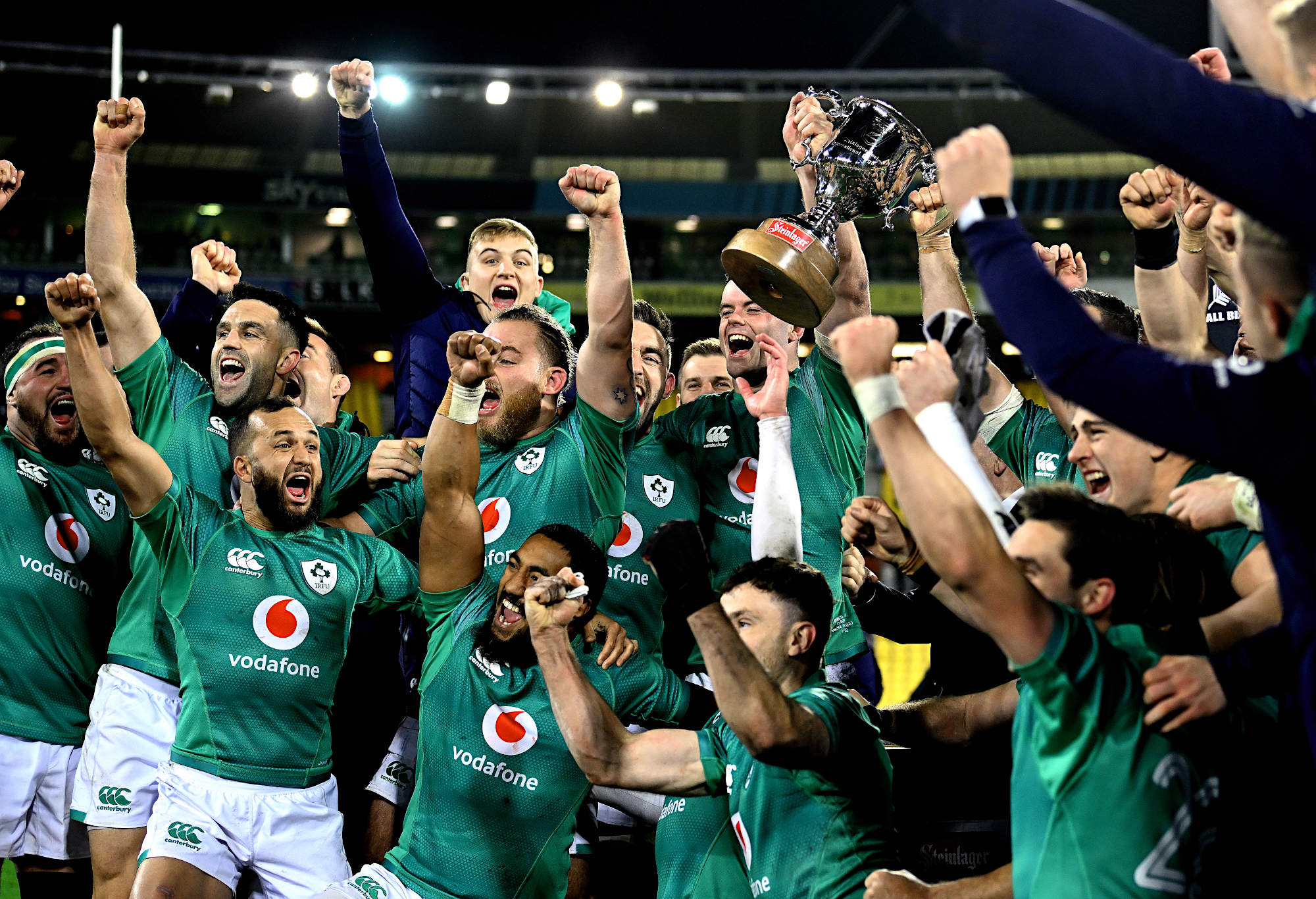 Irlandia merayakan kemenangan seri atas All Blacks