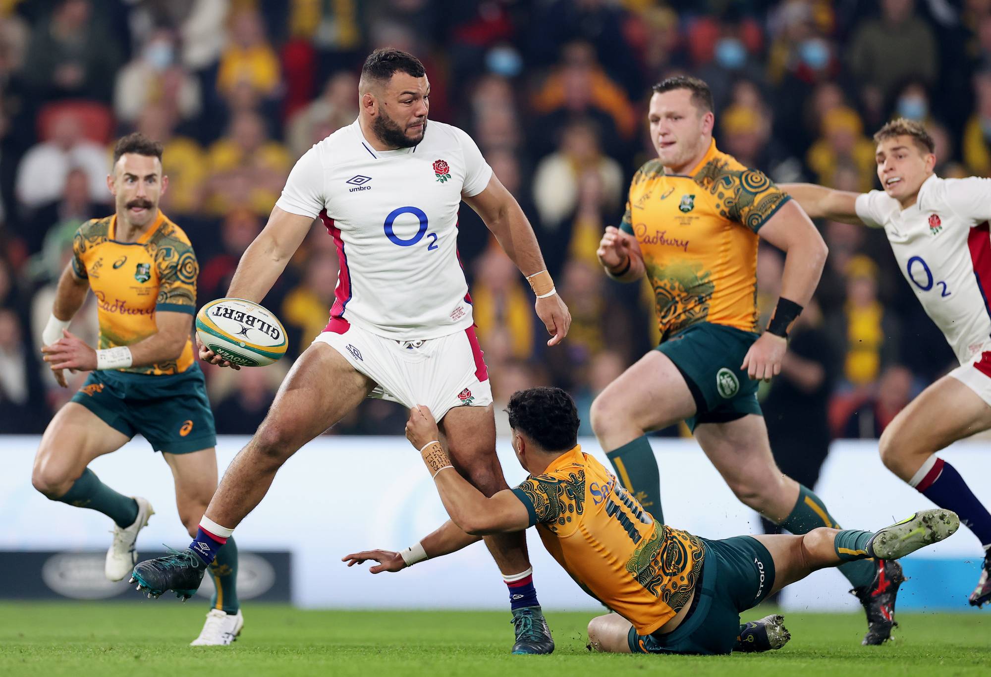 Ellis Genge of England breaks through the contact of Noah Lolesio of Australia during game two of the International Test Match series between the Australia Wallabies and England at Suncorp Stadium on July 09, 2022 in Brisbane, Australia. (Photo by Cameron Spencer/Getty Images)
