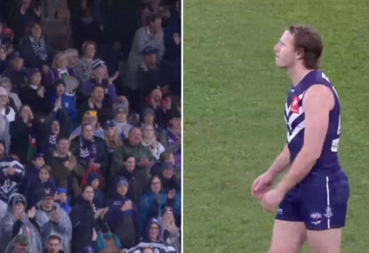 WATCH: David Mundy gets mid-game ovation from Freo fans, nearly goals with first touch