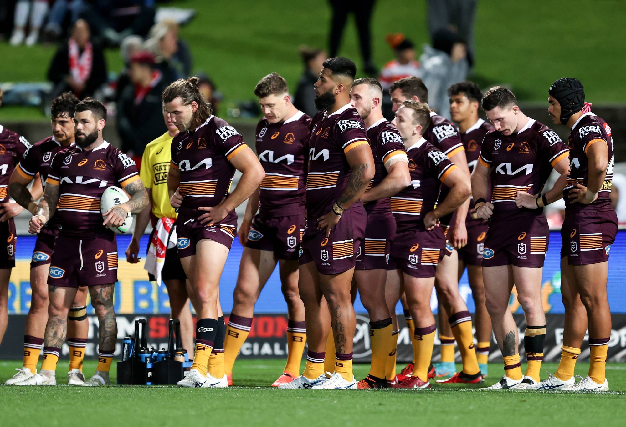 SYDNEY, AUSTRALIA - SEPTEMBER 03: Broncos players react during the round 25 NRL match between the St George Illawarra Dragons and the Brisbane Broncos at Netstrata Jubilee Stadium, on September 03, 2022, in Sydney, Australia. (Photo by Brendon Thorne/Getty Images)